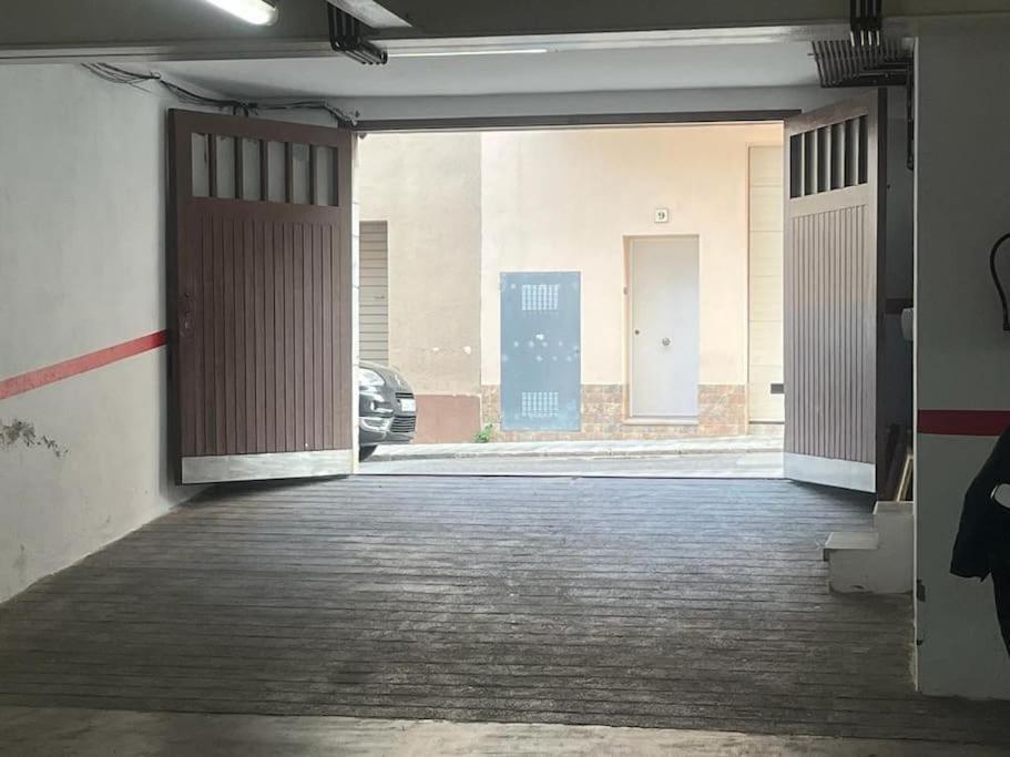 Atico Luminoso Centrico Y Comodo Lejlighed Figueres  Eksteriør billede
